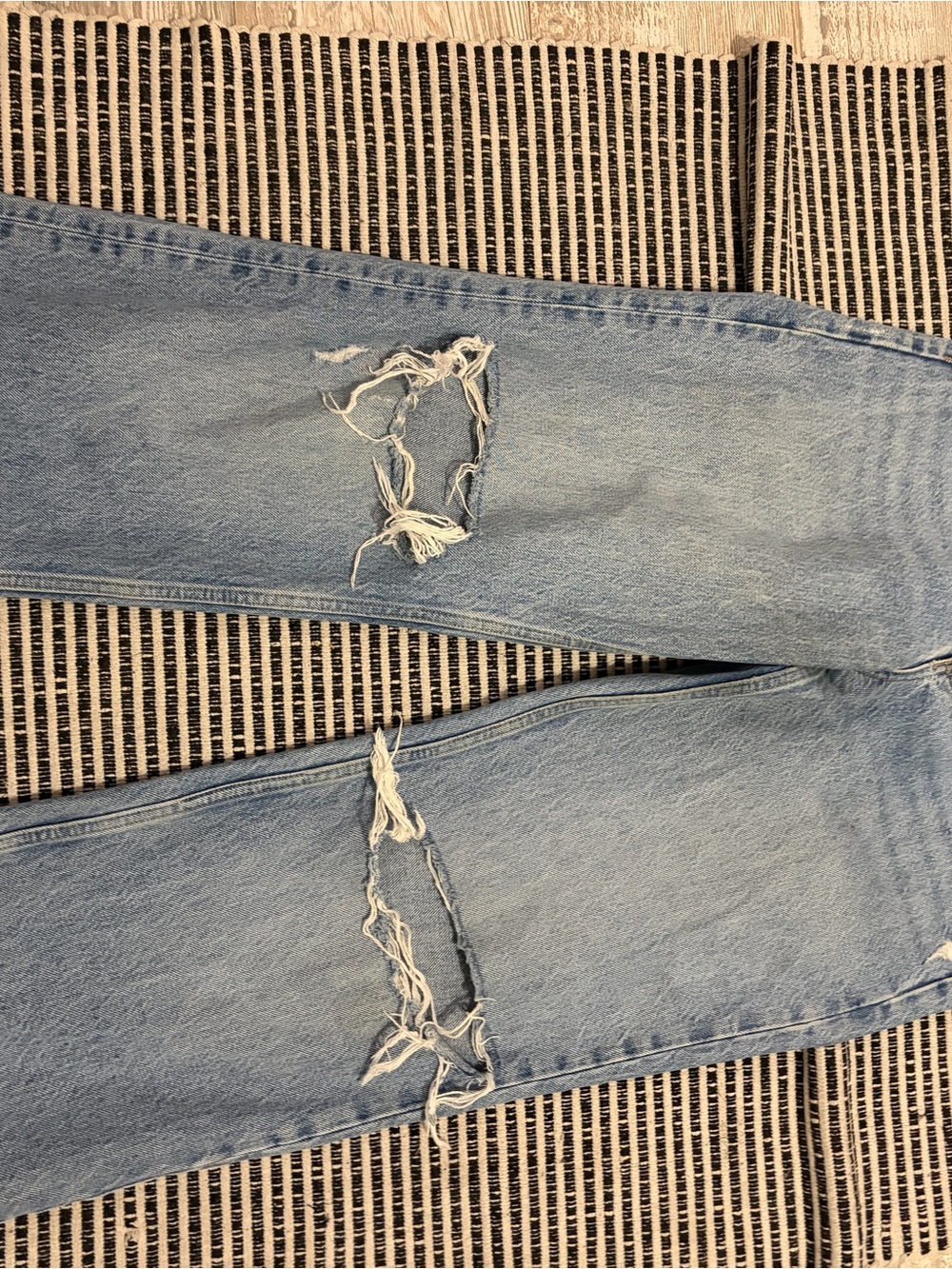 ZARA Light Blue High-Rise Distressed Women's Jeans
